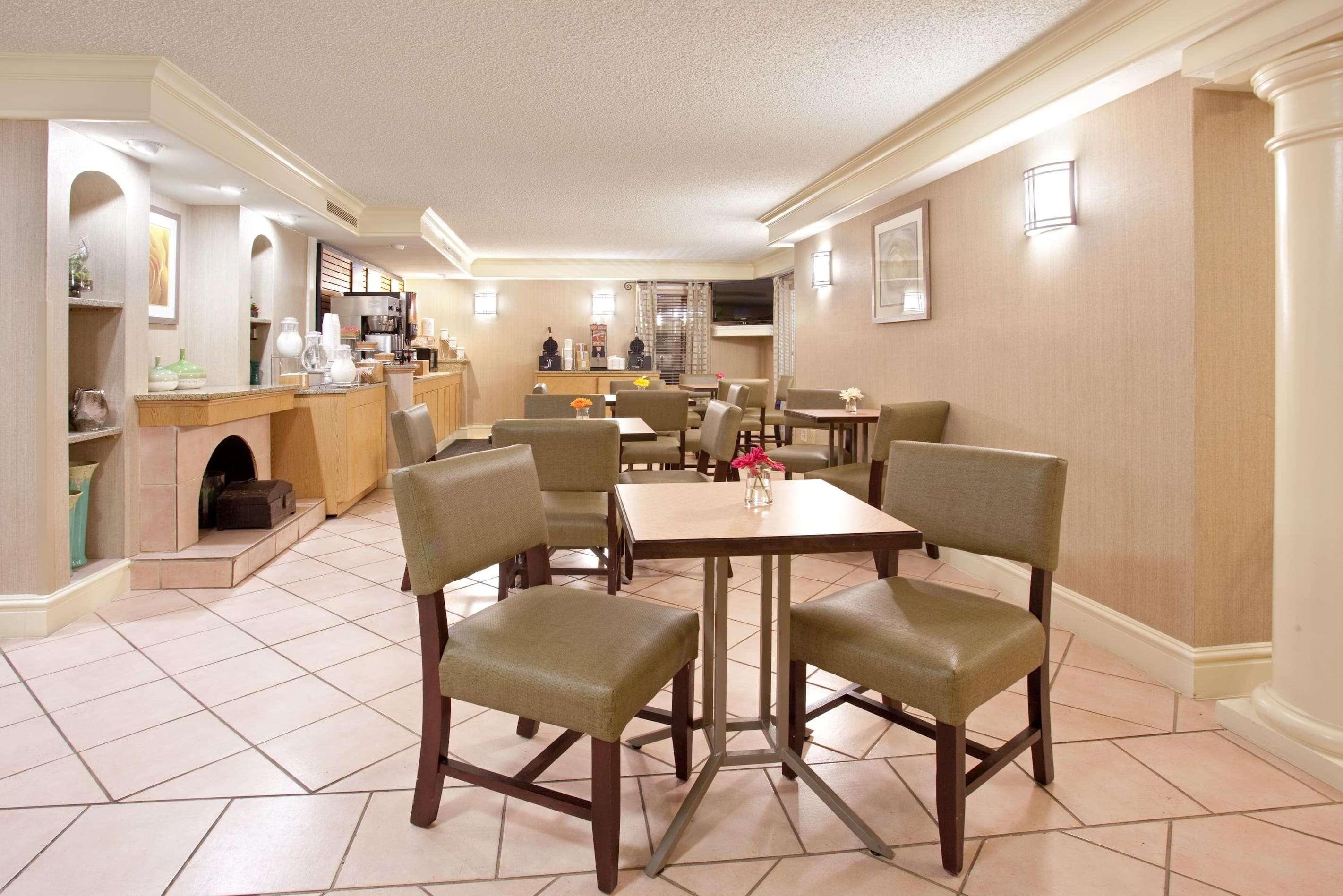 La Quinta Inn By Wyndham Denver Central Kültér fotó